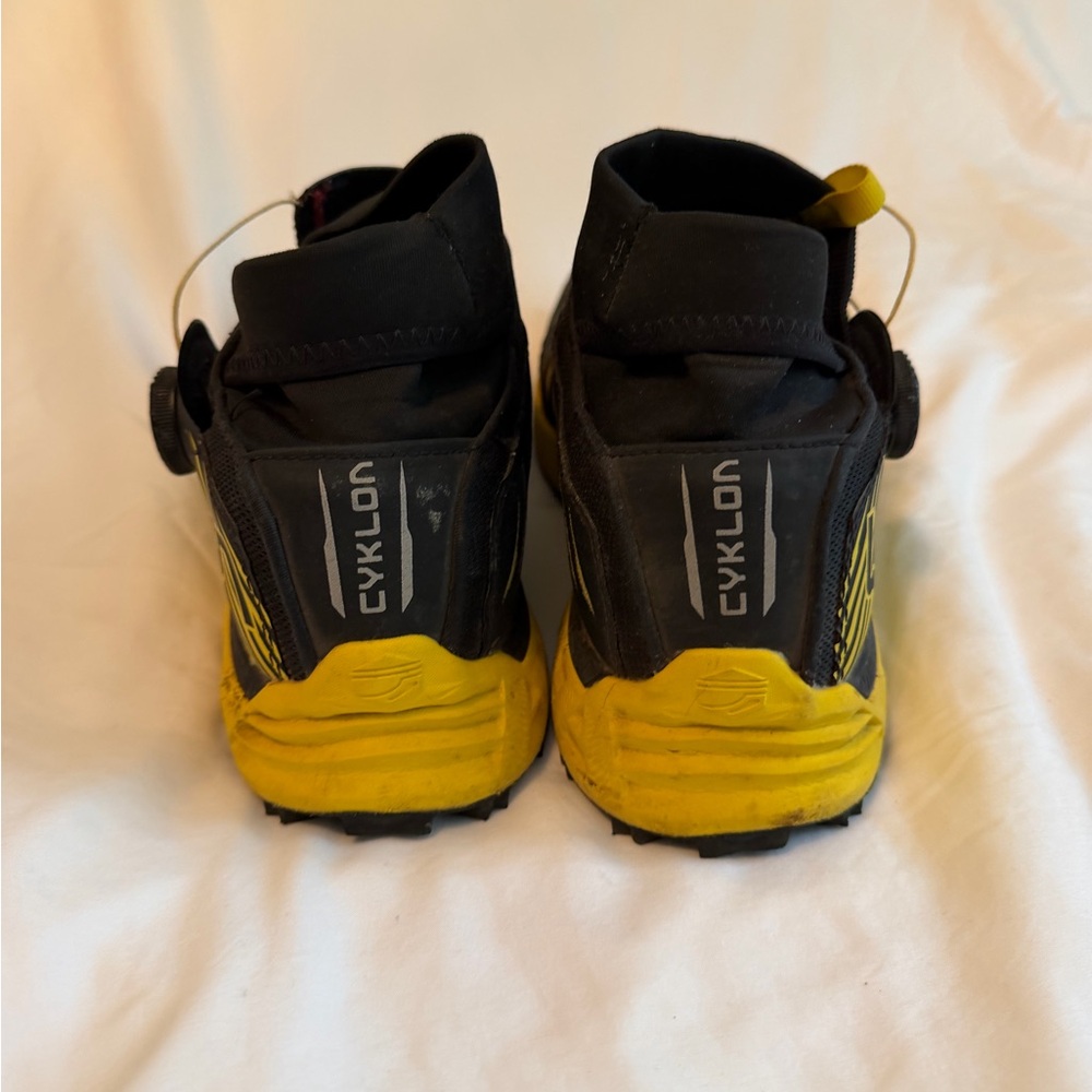 La Sportiva CYKLON 45.5 Mens  Black and Yellow Trail Shoes - Picture 3 of 6